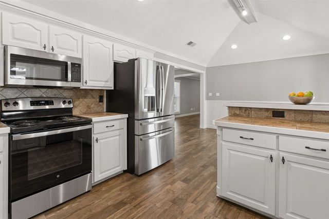 9898 Vail Eton Drive, Pilot Point, TX 76258