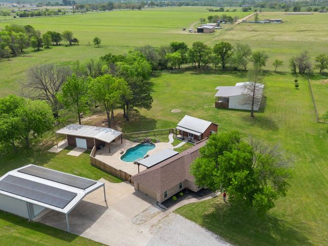 9898 Vail Eton Drive, Pilot Point, TX 76258