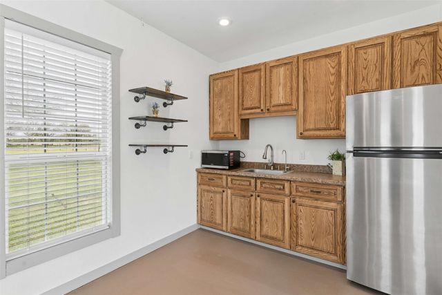 9898 Vail Eton Drive, Pilot Point, TX 76258