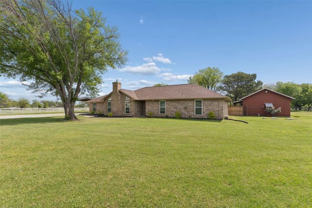 9898 Vail Eton Drive, Pilot Point, TX 76258
