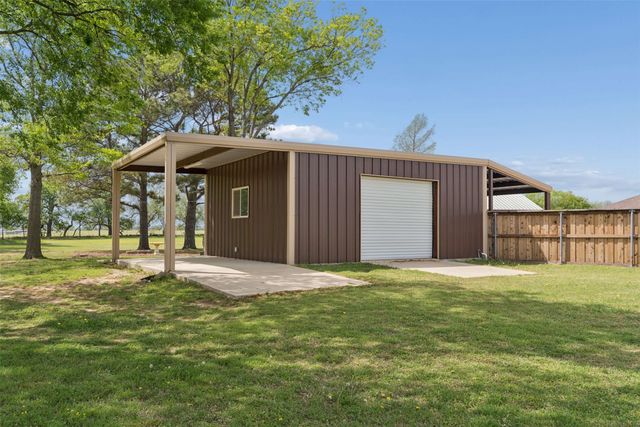 9898 Vail Eton Drive, Pilot Point, TX 76258