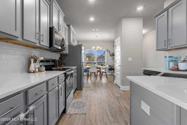 80 Saltmeadow Circle, Ocean Springs, MS 39564