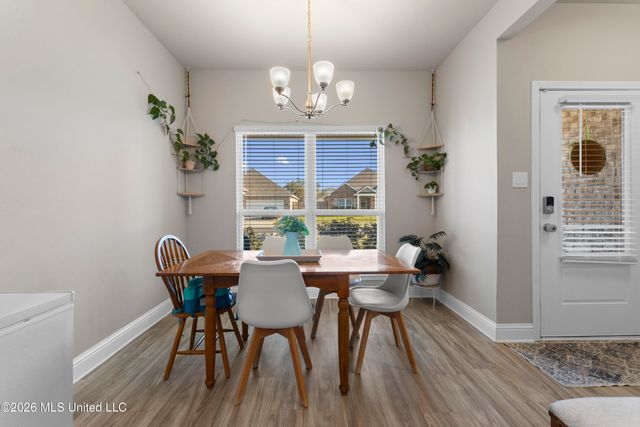 80 Saltmeadow Circle, Ocean Springs, MS 39564