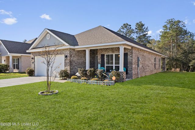 80 Saltmeadow Circle, Ocean Springs, MS 39564