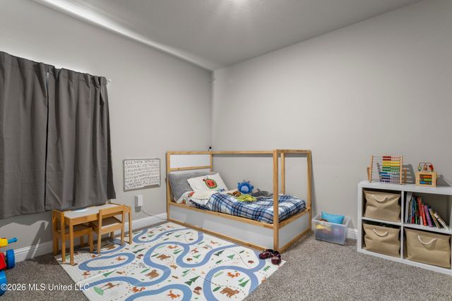 80 Saltmeadow Circle, Ocean Springs, MS 39564