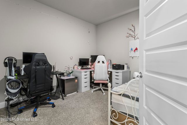 80 Saltmeadow Circle, Ocean Springs, MS 39564