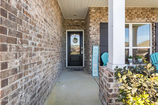 80 Saltmeadow Circle, Ocean Springs, MS 39564