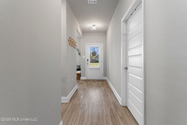 80 Saltmeadow Circle, Ocean Springs, MS 39564