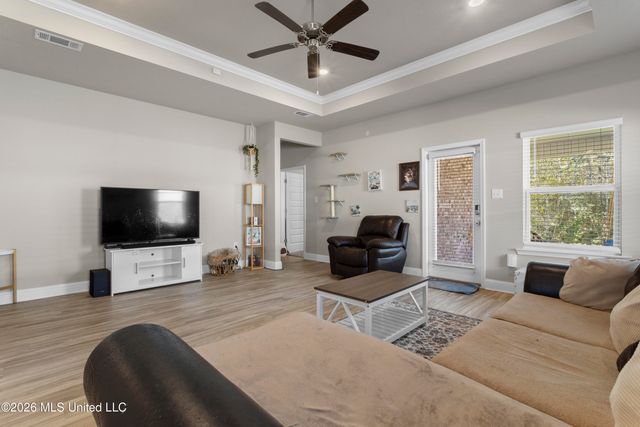 80 Saltmeadow Circle, Ocean Springs, MS 39564