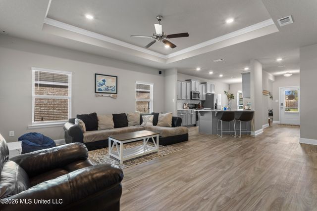 80 Saltmeadow Circle, Ocean Springs, MS 39564