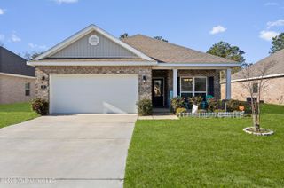80 Saltmeadow Circle, Ocean Springs, MS 39564