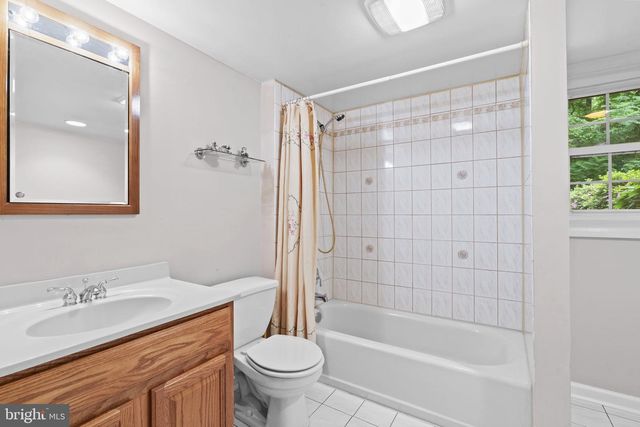 8819 LAFAYETTE DR, Owings, MD 20736