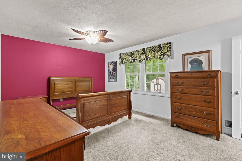 Image 11 of property listing at 8819 LAFAYETTE DR, Owings, MD 20736