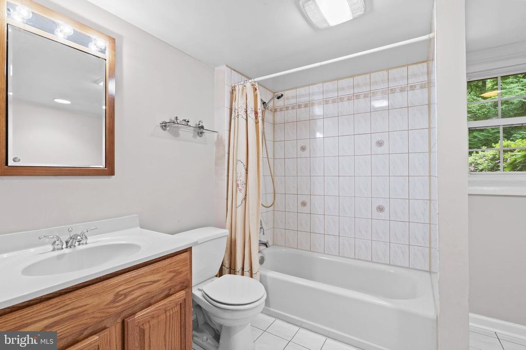 Image 24 of property listing at 8819 LAFAYETTE DR, Owings, MD 20736