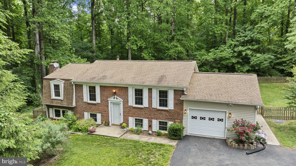 Image 30 of property listing at 8819 LAFAYETTE DR, Owings, MD 20736