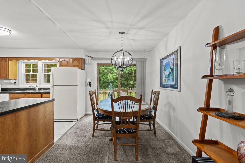 Image 5 of property listing at 8819 LAFAYETTE DR, Owings, MD 20736