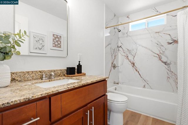1277 Juanita Dr, Lafayette, CA 94595