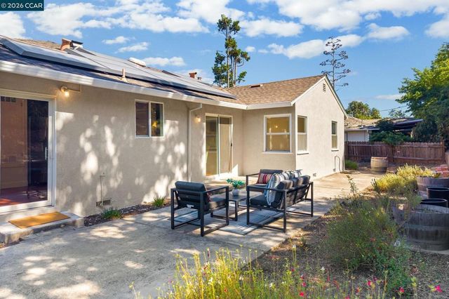 1277 Juanita Dr, Lafayette, CA 94595