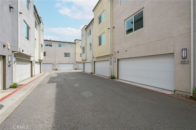 14428 Papaya 3, Gardena, CA 90247