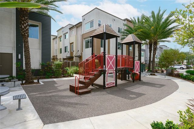 14428 Papaya 3, Gardena, CA 90247