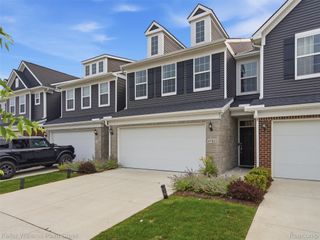 4782 Broomfield Way, Orion Charter Township, MI 48359