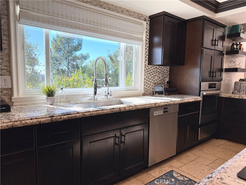 Image 16 of property listing at 38250 Pratt Road, Temecula, CA 92592