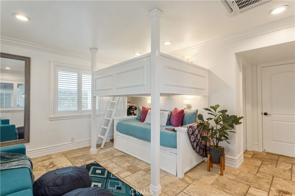 Image 27 of property listing at 38250 Pratt Road, Temecula, CA 92592