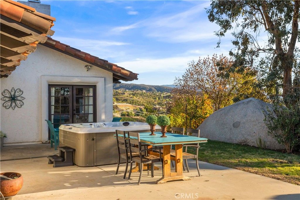 Image 5 of property listing at 38250 Pratt Road, Temecula, CA 92592