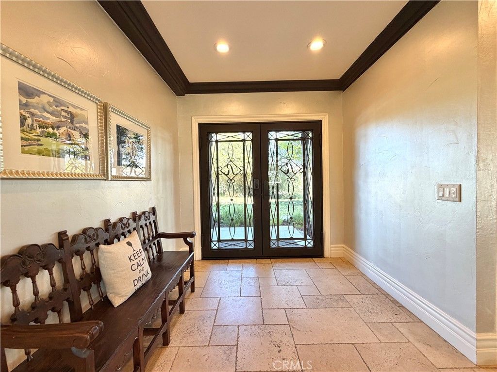 Image 8 of property listing at 38250 Pratt Road, Temecula, CA 92592