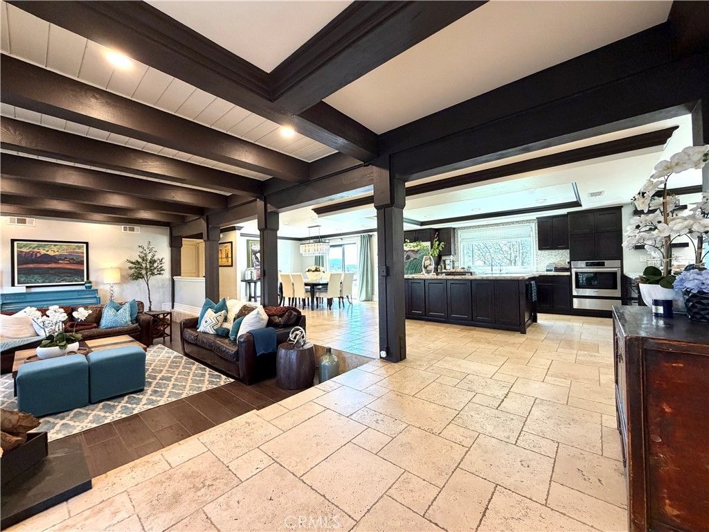 Image 9 of property listing at 38250 Pratt Road, Temecula, CA 92592