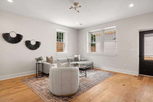 945 Seymour Ave, Nashville, TN 37206