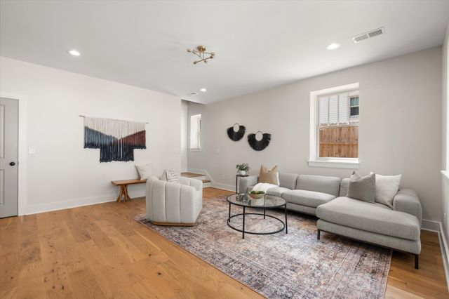 945 Seymour Ave, Nashville, TN 37206