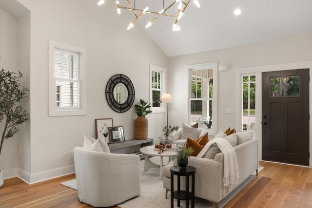945 Seymour Ave, Nashville, TN 37206