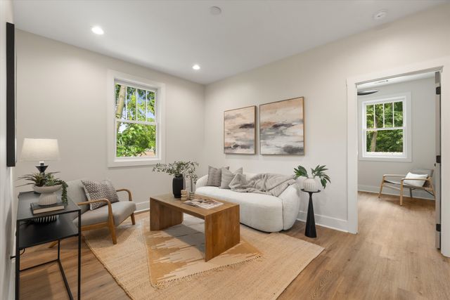 945 Seymour Ave, Nashville, TN 37206