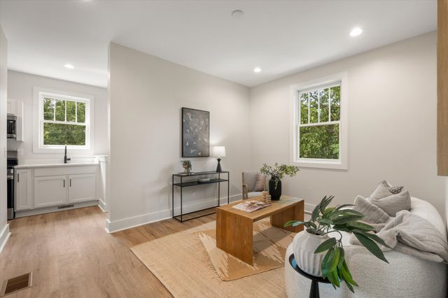 945 Seymour Ave, Nashville, TN 37206