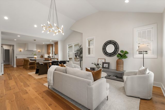 945 Seymour Ave, Nashville, TN 37206
