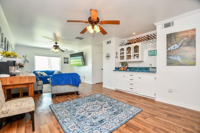 204 S Bay Boulevard, Palacios, TX 77465