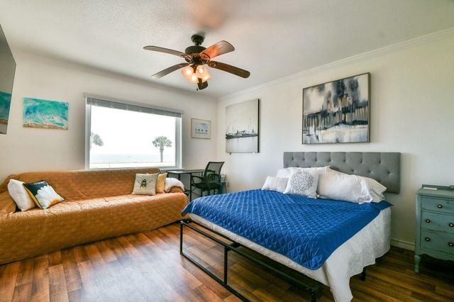 204 S Bay Boulevard, Palacios, TX 77465