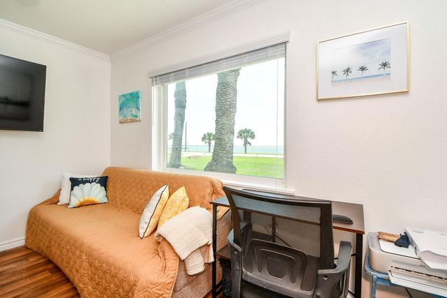 204 S Bay Boulevard, Palacios, TX 77465