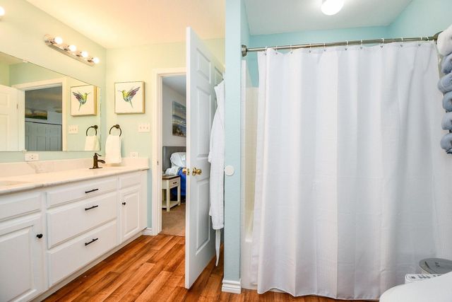 204 S Bay Boulevard, Palacios, TX 77465