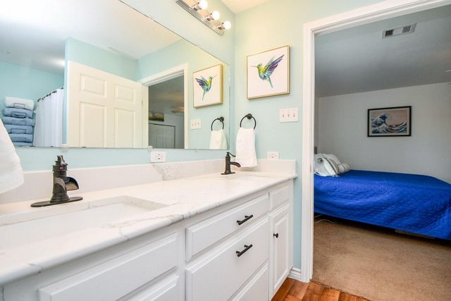 204 S Bay Boulevard, Palacios, TX 77465