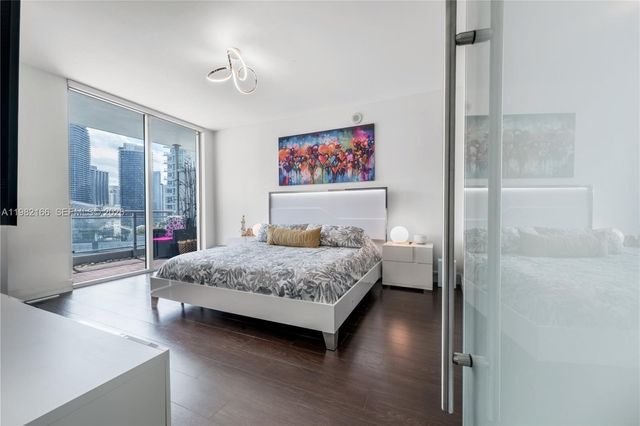 90 SW 3rd St 2116, Miami, FL 33130