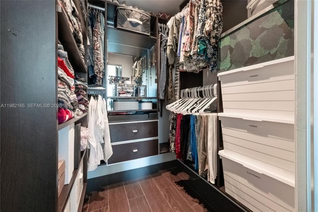 90 SW 3rd St 2116, Miami, FL 33130