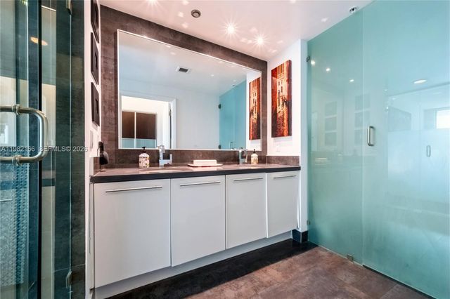 90 SW 3rd St 2116, Miami, FL 33130