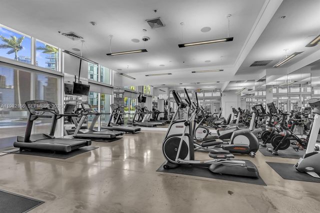 90 SW 3rd St 2116, Miami, FL 33130