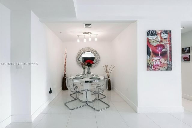 90 SW 3rd St 2116, Miami, FL 33130