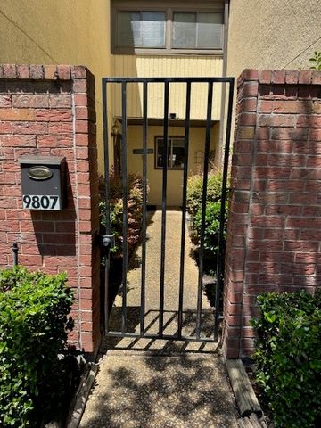 9807 Bent Branch Lane, Dallas, TX 75243