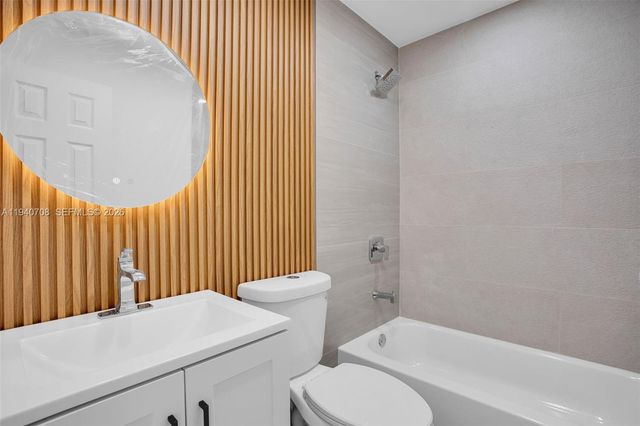 2430 NW 55th Ter, Lauderhill, FL 33313