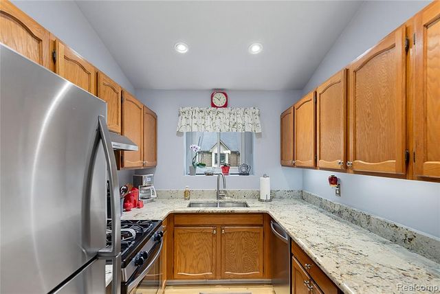 20473 Longwood Drive, Clinton Township, MI 48038