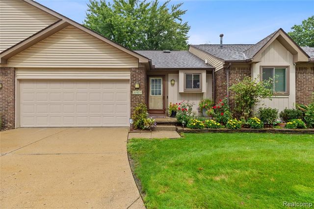 20473 Longwood Drive, Clinton Township, MI 48038